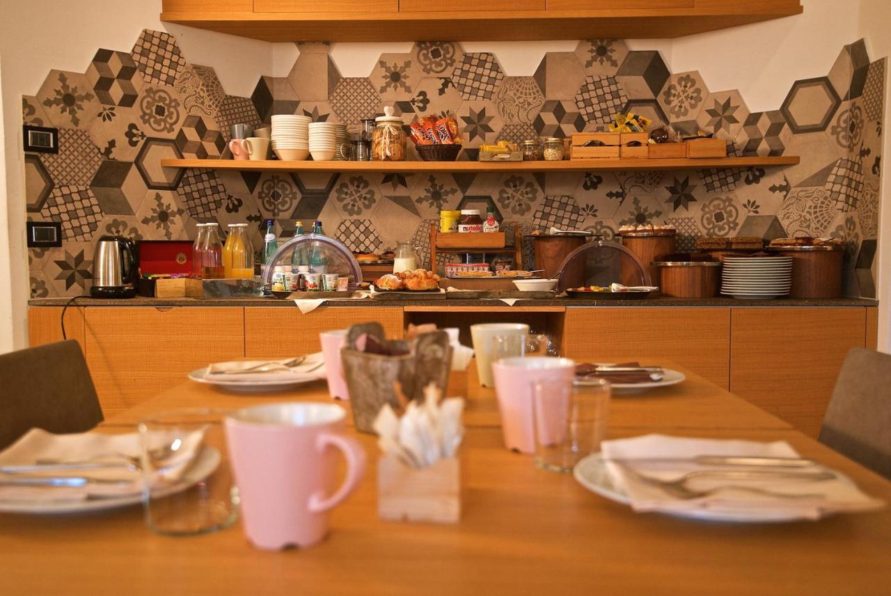 Albergo Caffe Centrale Mezzocorona Εξωτερικό φωτογραφία